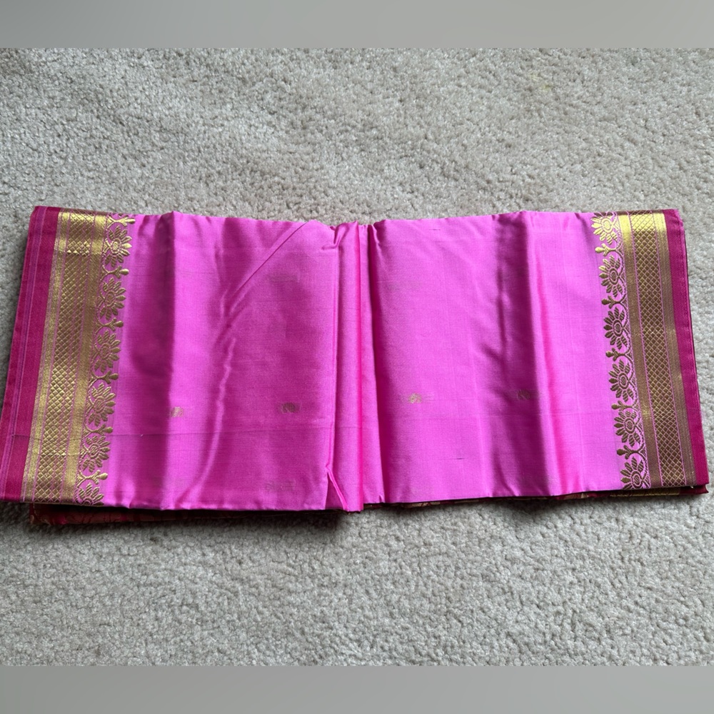 Brand new NWT saree